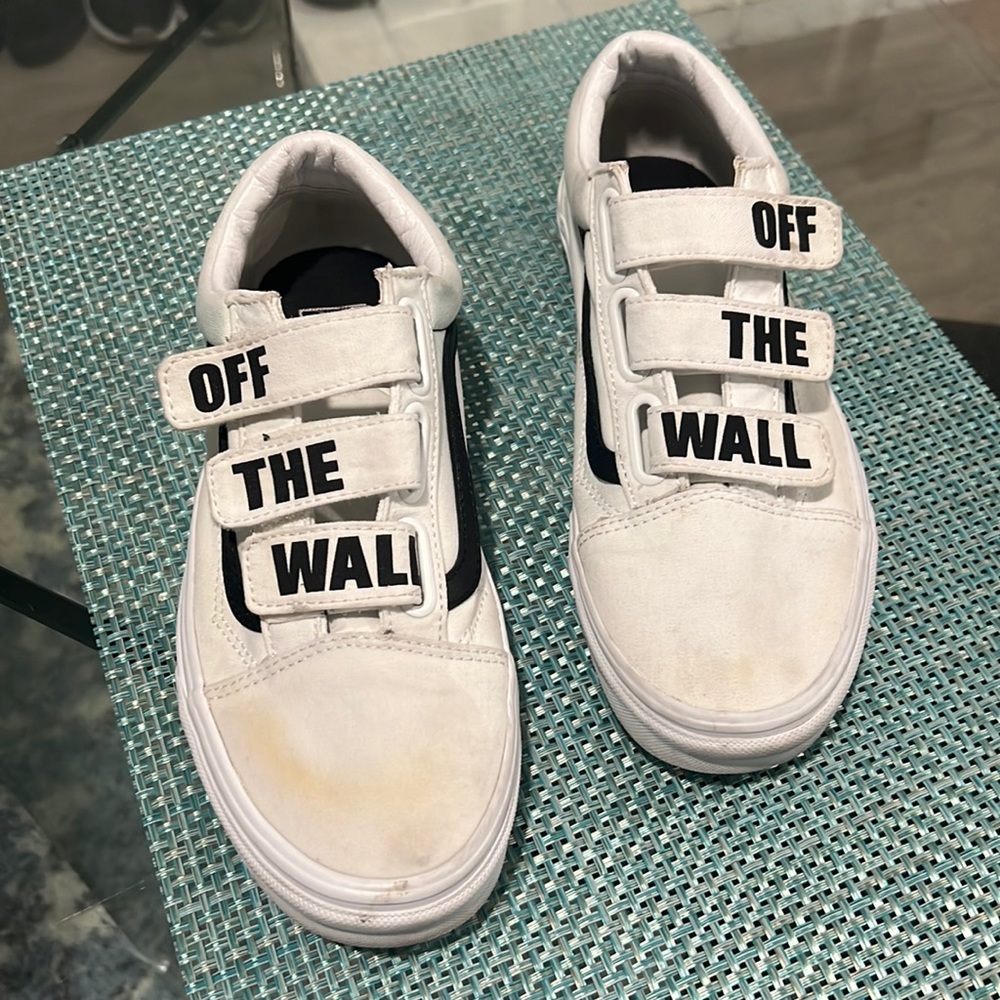 Off The Wall Velcro Vans size 9